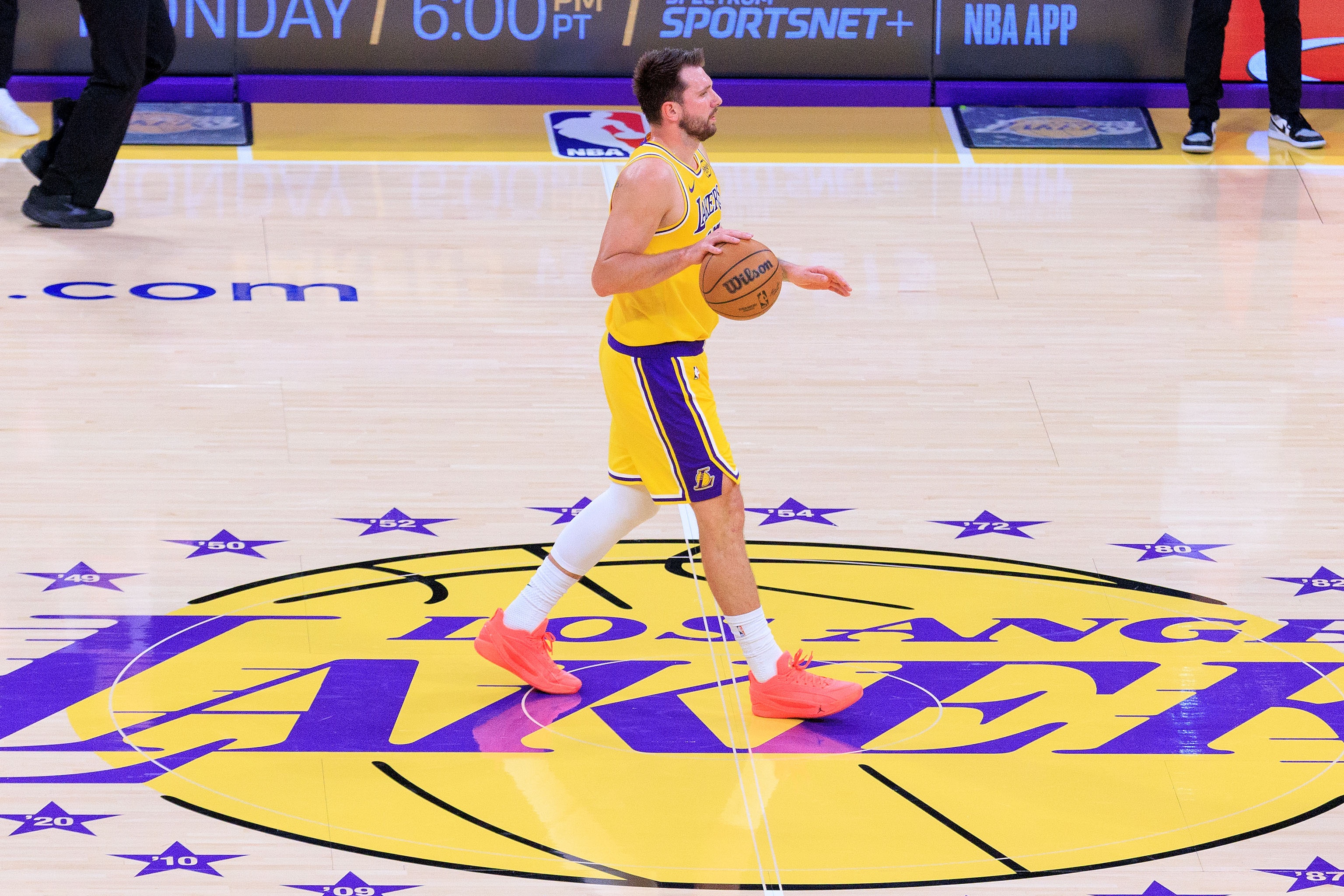 7m足球比分-东契奇生涯第100场30+10助 历史第4人 仅次于大O&amp;哈登&amp;詹姆斯