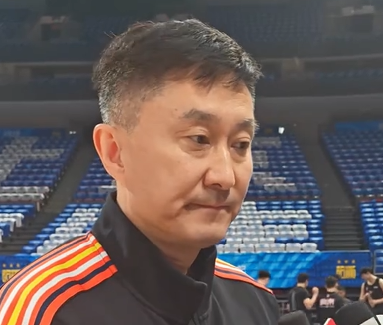 足球比分网-杜锋展望G3!拼北京,看到年轻队伍成长,回应奎因的针对!